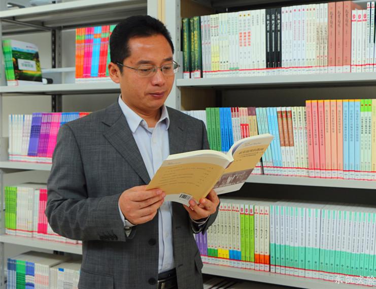 东营名师、学科带头人、有突出贡献中青年专家：赵文刚