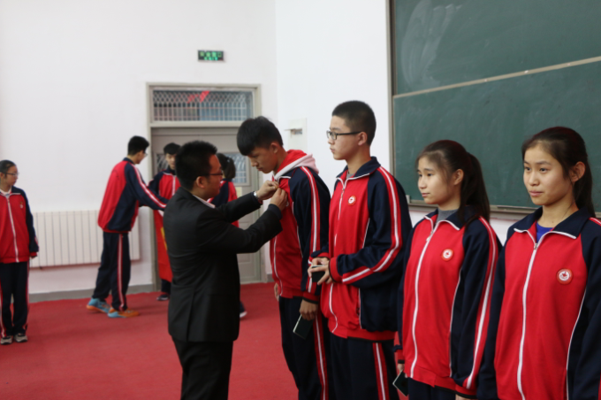 纪念“一二·九”爱国运动暨入团宣誓仪式