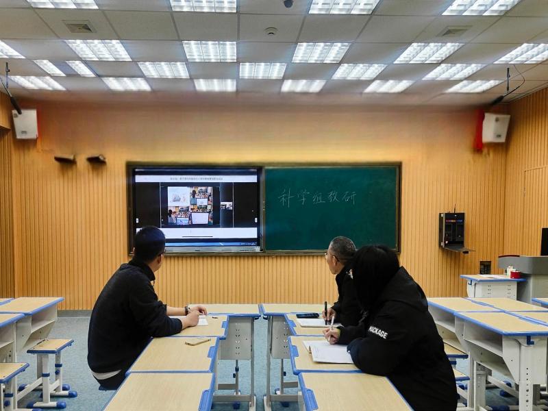 东凯实验学校开展小学科学教育创新与实践教研活动