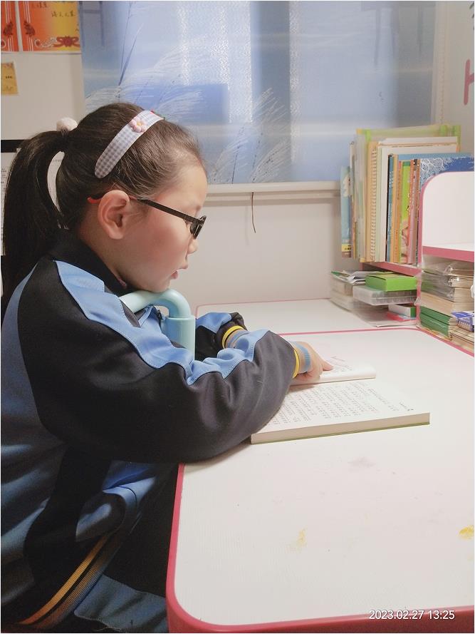 悦读群星闪烁 校园书香满溢