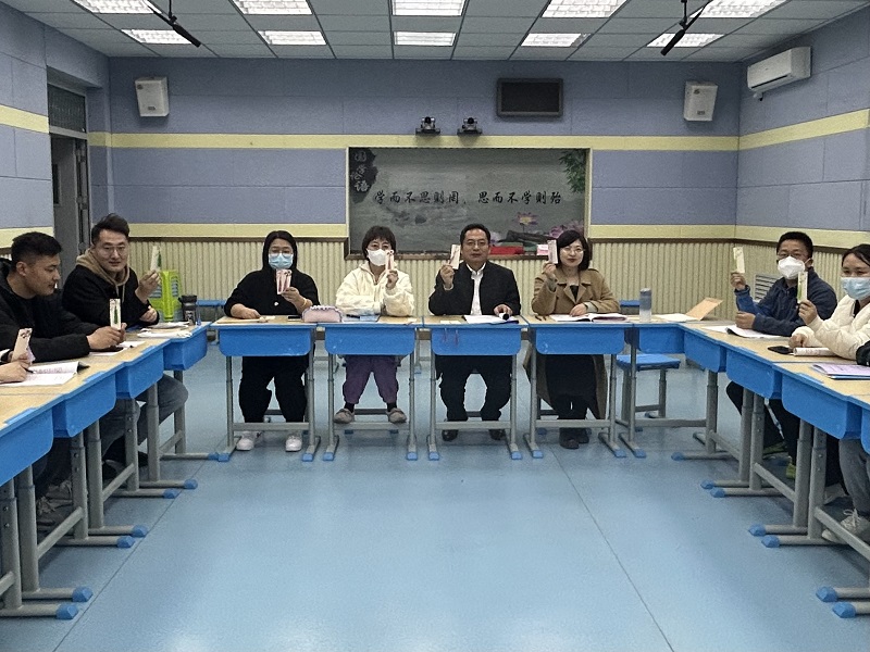 善读善用，乐读乐教——东凯实验学校初中部《静悄悄的革命》读书交流分享会活动顺利举行